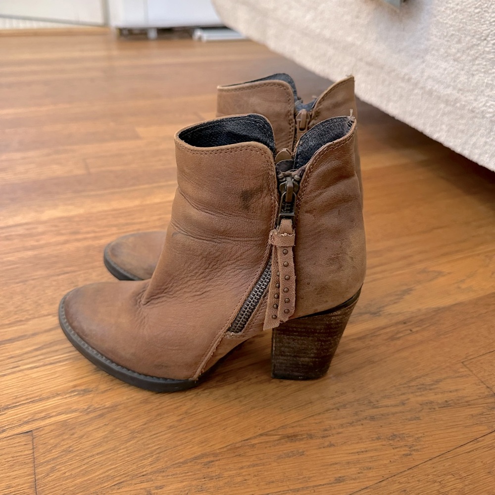 Steve Madden Brown Ankle Boots